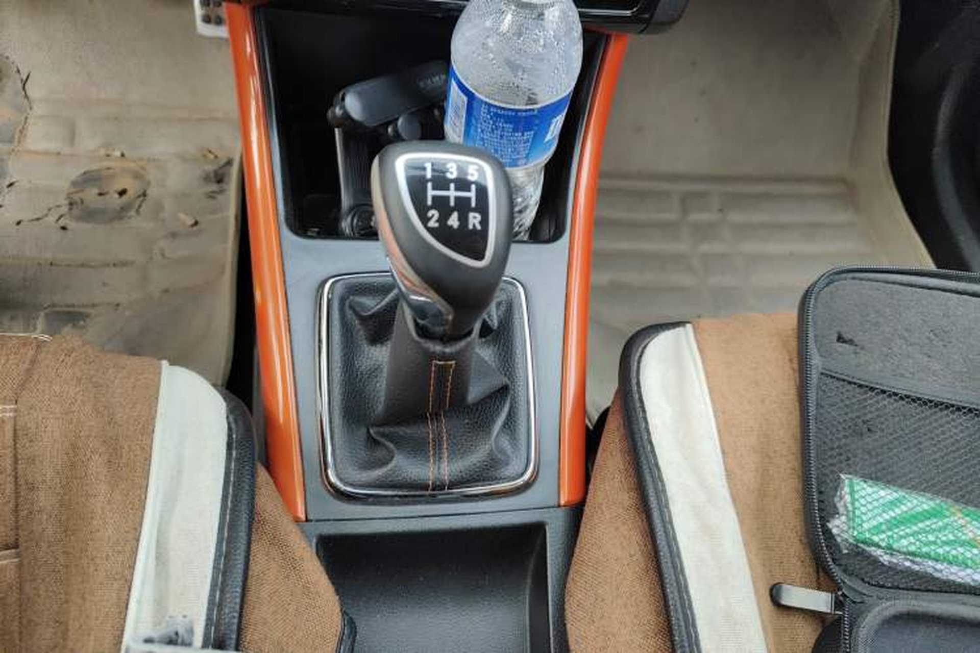 Used BAIC Senova X25 2015 1.5L manual Comfort trim level Gear Lever