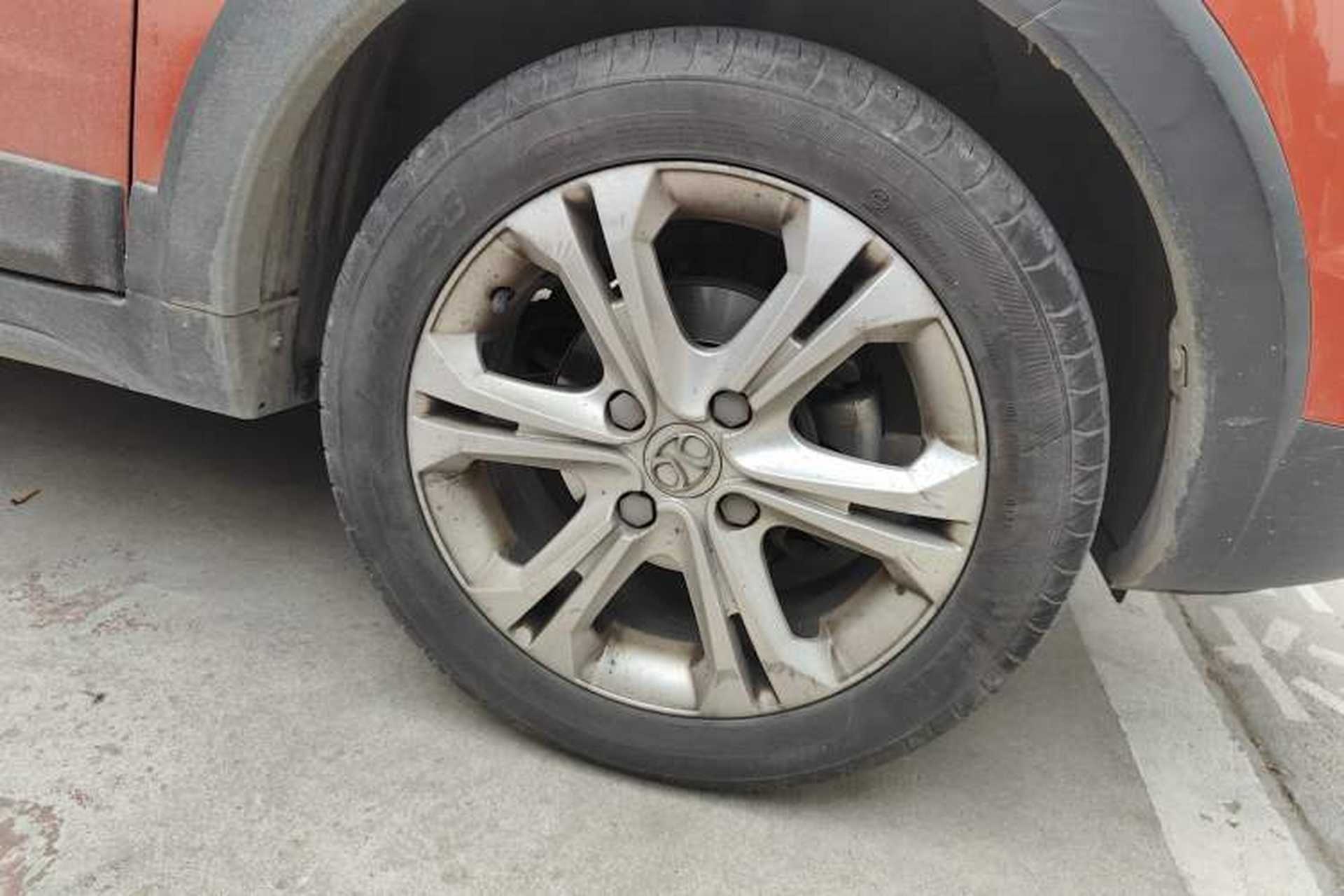 Used BAIC Senova X25 2015 1.5L manual Comfort trim level Right Front Wheel Hub