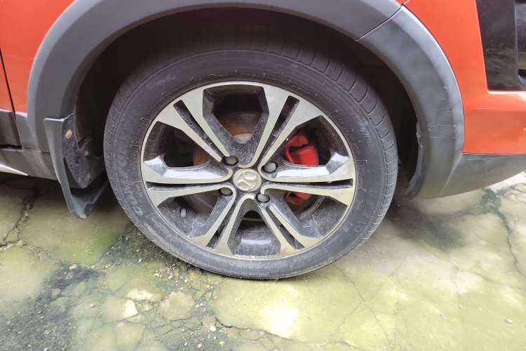 Used BAIC Senova X25 2015 1.5L Manual Elite Edition Right Front Wheel Hub