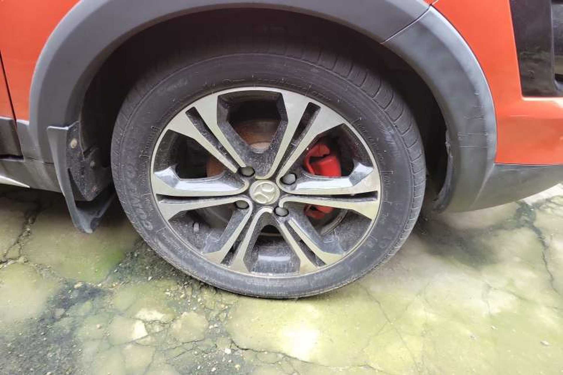 Used BAIC Senova X25 2015 1.5L Manual Elite Edition Right Front Wheel Hub