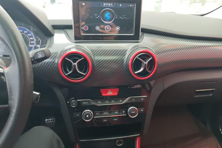 Used BAIC Senova X25 2015 1.5L Manual Elite Edition Audio And AC Panel