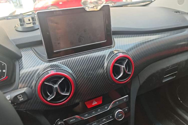 Used BAIC Senova X25 2015 1.5L Automatic Elite Model Audio And AC Panel