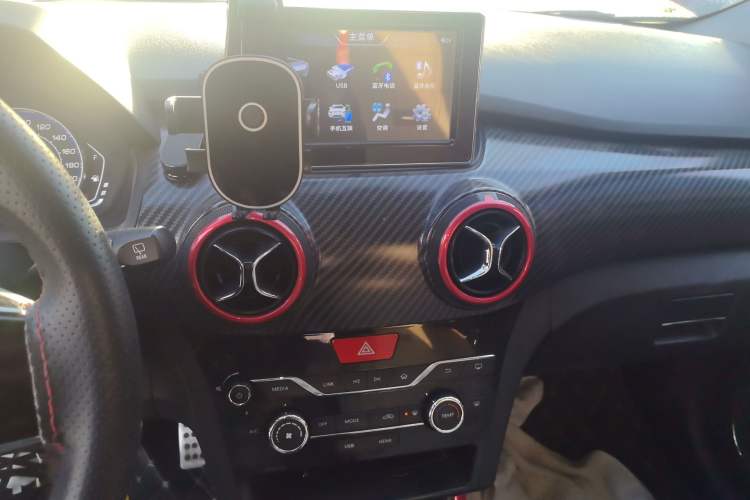 Used BAIC Senova X25 2015 1.5L manual Comfort trim level Audio And AC Panel