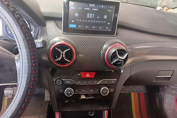 Used BAIC Senova X25 2015 1.5L Manual Elite Edition Audio And AC Panel
