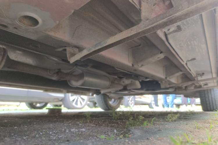 Used BAIC Senova X25 2015 1.5L manual Comfort trim level Chassis Front Left