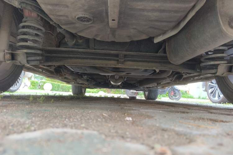 Used BAIC Senova X25 2015 1.5L manual Comfort trim level Chassis Rear