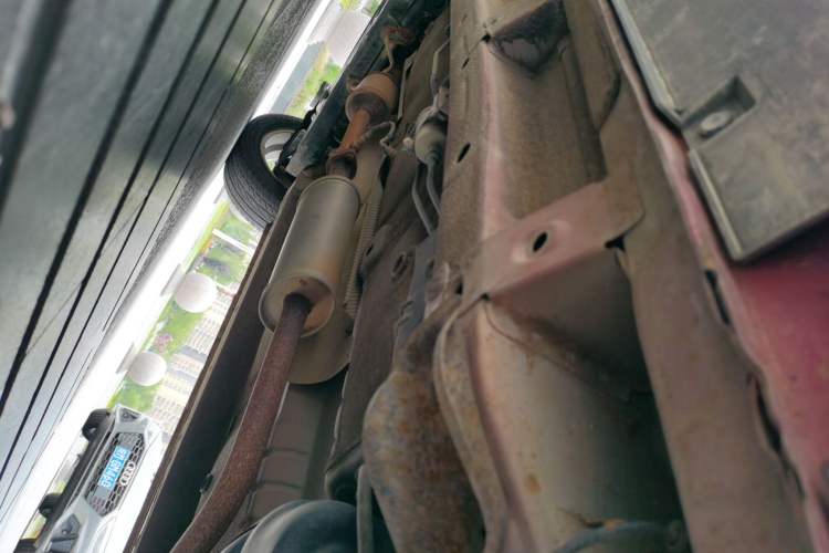 Used BAIC Senova X25 2015 1.5L manual Comfort trim level Chassis Rear Left