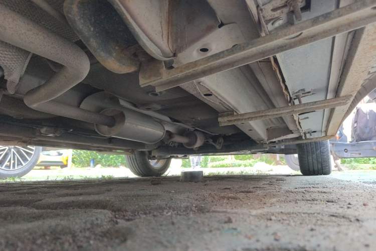 Used BAIC Senova X25 2015 1.5L manual Comfort trim level Chassis Rear Right