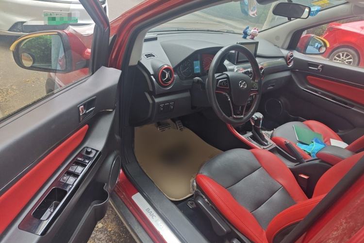 Used BAIC Senova X25 2015 1.5L automatic luxury version Driver Seat