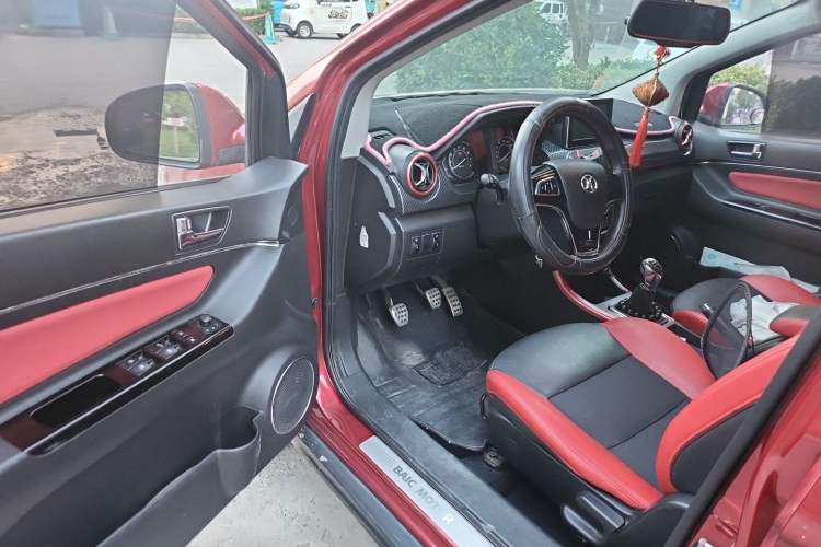 Used BAIC Senova X25 2015 1.5L manual Comfort trim level Driver Seat
