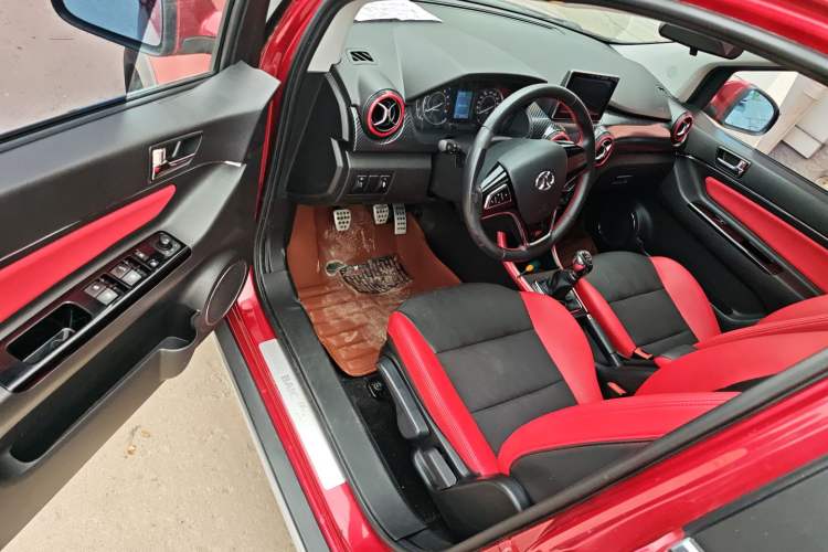 Used BAIC Senova X25 2015 1.5L Manual Elite Edition Driver Seat