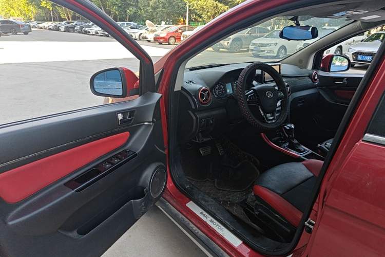 Used BAIC Senova X25 2015 1.5L Automatic Elite Model Driver Seat