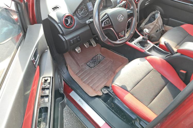 Used BAIC Senova X25 2015 1.5L Manual Elite Edition Driver Seat