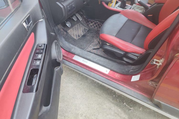 Used BAIC Senova X25 2015 1.5L Manual Elite Edition Driver Seat