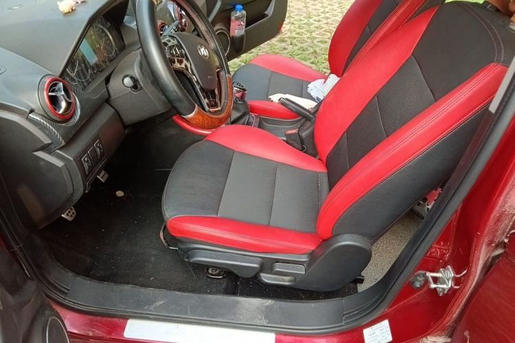 Used BAIC Senova X25 2015 1.5L Manual Elite Edition Driver Seat