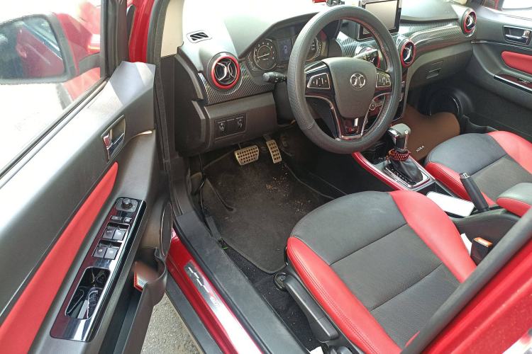 Used BAIC Senova X25 2015 1.5L Automatic Elite Model Driver Seat