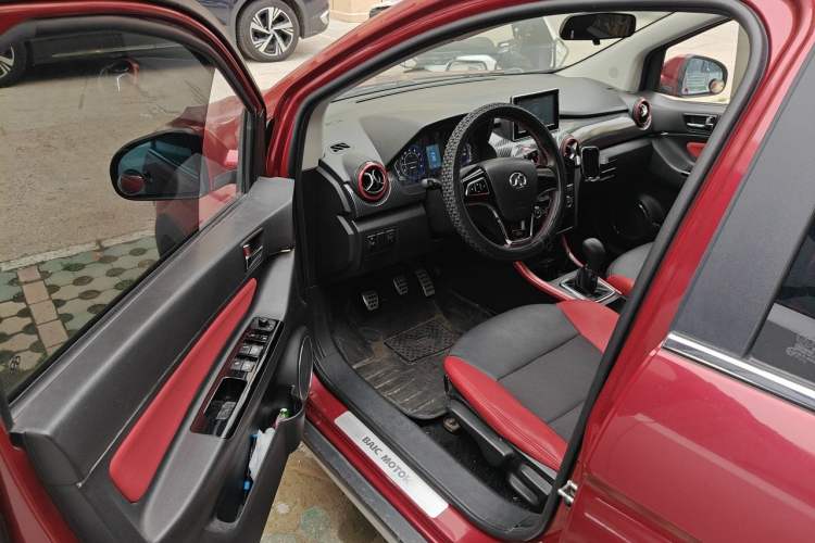 Used BAIC Senova X25 2015 1.5L Manual Elite Edition Driver Seat