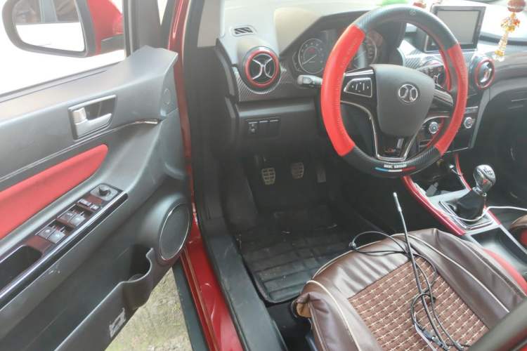Used BAIC Senova X25 2015 1.5L Manual Elite Edition Driver Seat