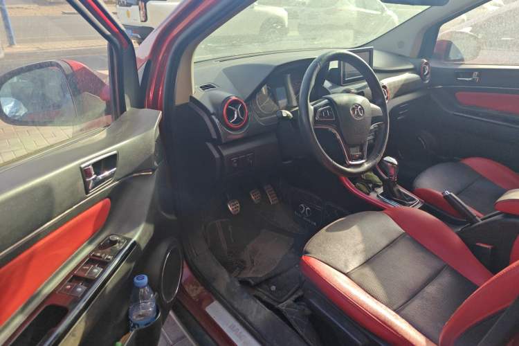 Used BAIC Senova X25 2015 1.5L Manual Elite Edition Driver Seat