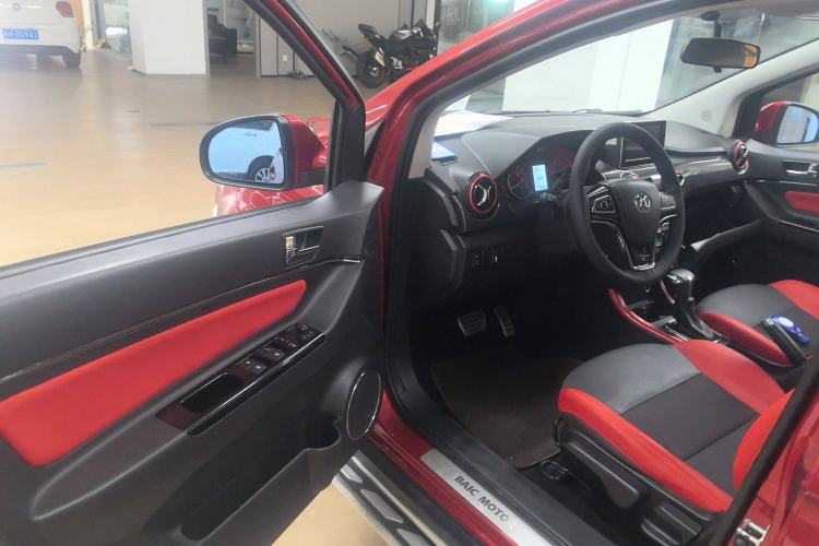 Used BAIC Senova X25 2015 1.5L Automatic Elite Model Driver Seat