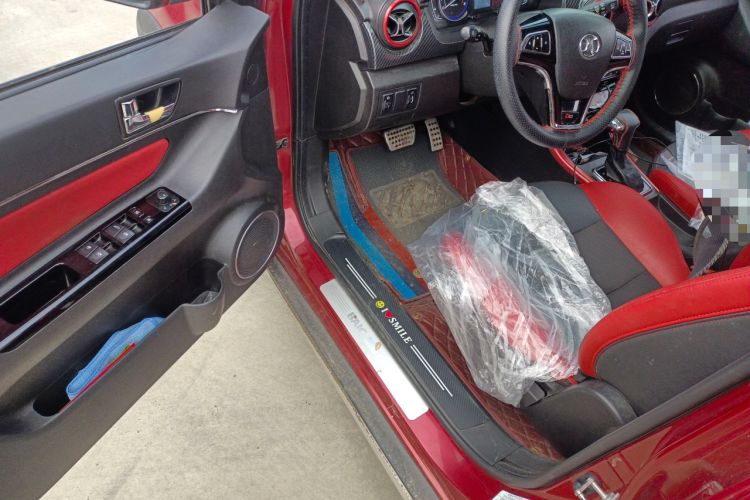 Used BAIC Senova X25 2015 1.5L Automatic Elite Model Driver Seat