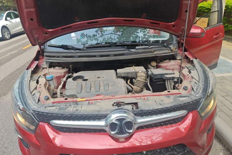 Used BAIC Senova X25 2015 1.5L automatic luxury version Engine Bay