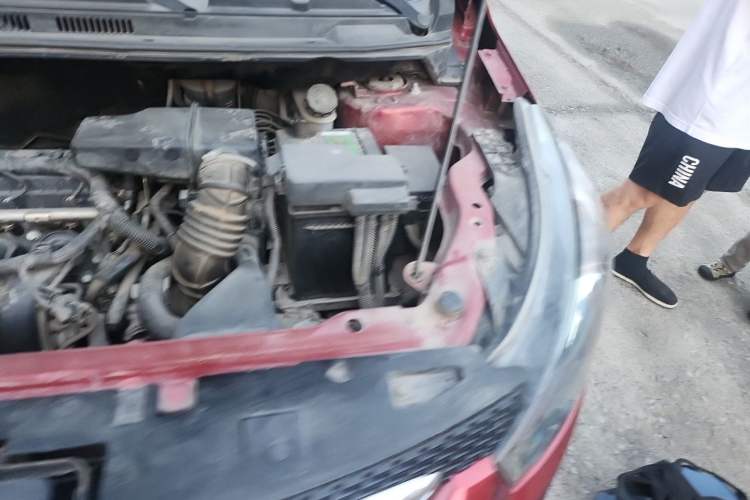 Used BAIC Senova X25 2015 1.5L manual Comfort trim level Engine Bay Left