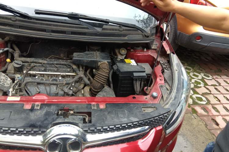 Used BAIC Senova X25 2015 1.5L manual Comfort trim level Engine Bay Left