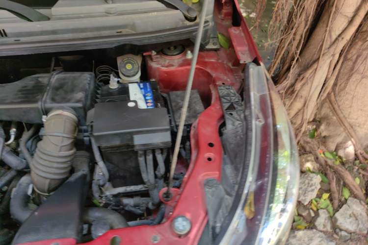 Used BAIC Senova X25 2015 1.5L Automatic Elite Model Engine Bay Left