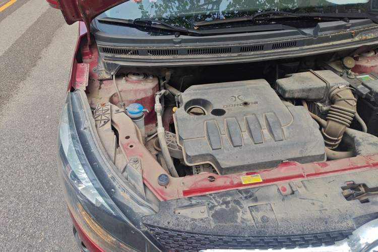 Used BAIC Senova X25 2015 1.5L automatic luxury version Engine Bay Right
