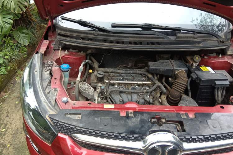Used BAIC Senova X25 2015 1.5L manual Comfort trim level Engine Bay Right
