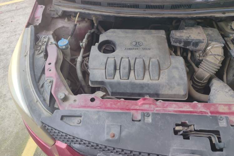 Used BAIC Senova X25 2015 1.5L Manual Elite Edition Engine Bay Right