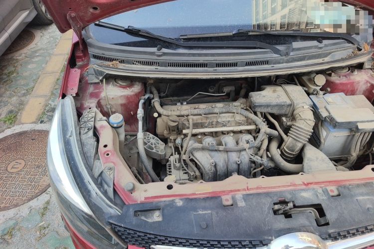 Used BAIC Senova X25 2015 1.5L manual Comfort trim level Engine Bay Right