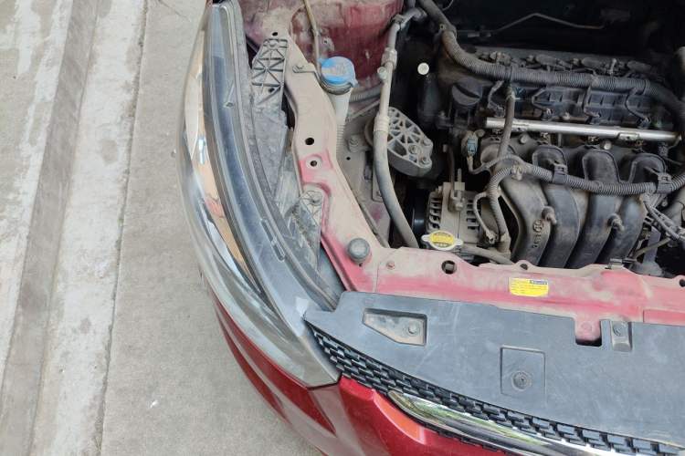 Used BAIC Senova X25 2015 1.5L Manual Elite Edition Engine Bay Right