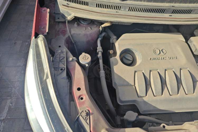 Used BAIC Senova X25 2015 1.5L Manual Elite Edition Engine Bay Right