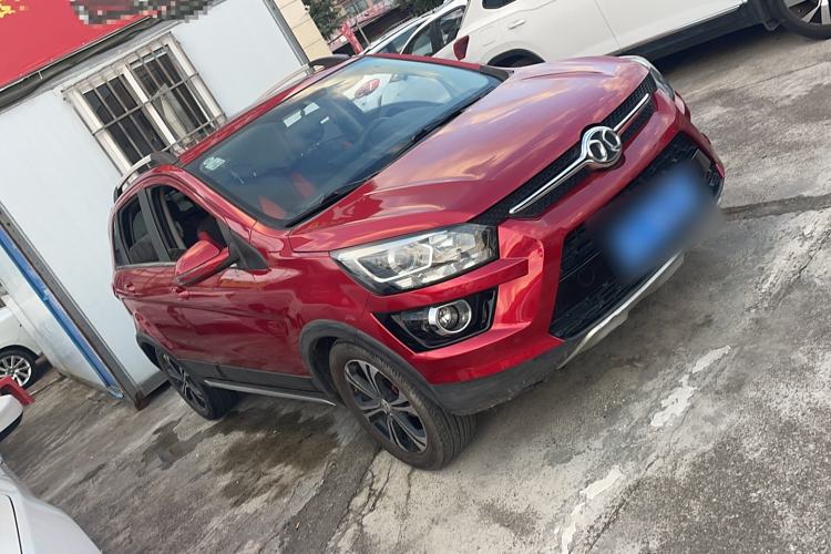 Used BAIC Senova X25 2015 1.5L Manual Elite Edition Exterior 2