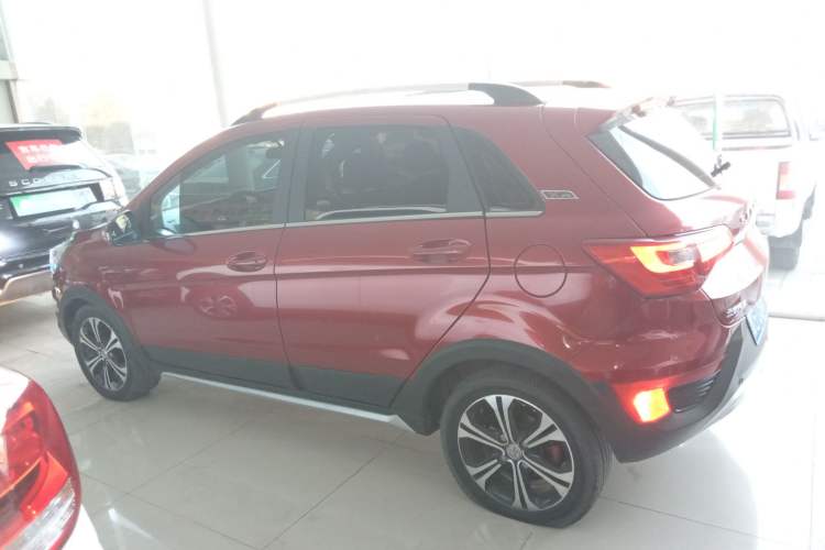 Used BAIC Senova X25 2015 1.5L Manual Elite Edition Exterior 3