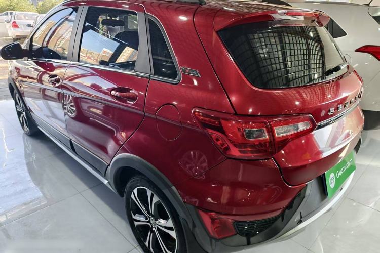 Used BAIC Senova X25 2015 1.5L Manual Elite Edition Exterior 4
