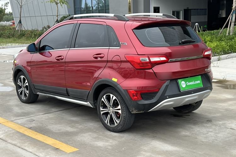 Used BAIC Senova X25 2015 1.5L Manual Elite Edition Exterior 4