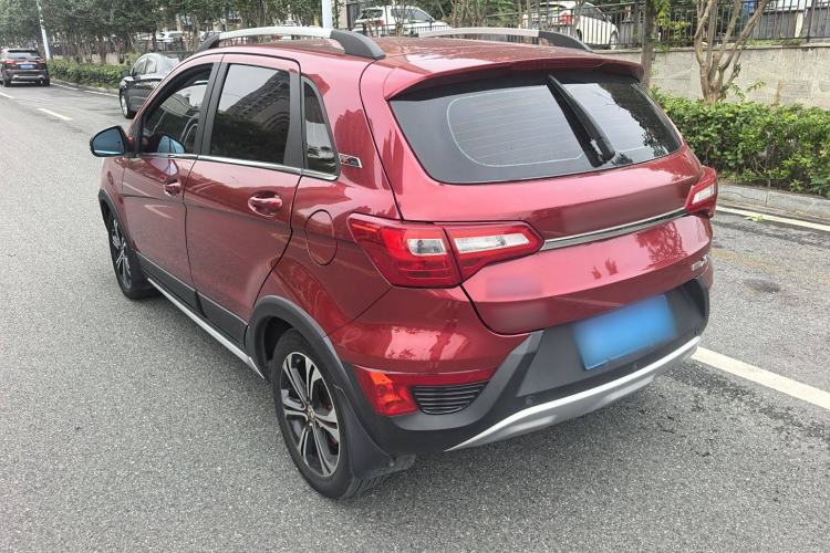 Used BAIC Senova X25 2015 1.5L Automatic Elite Model Exterior 5