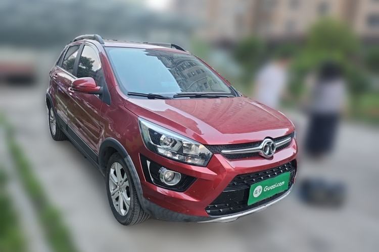 Used BAIC Senova X25 2015 1.5L manual Comfort trim level Front Right 45 Deg
