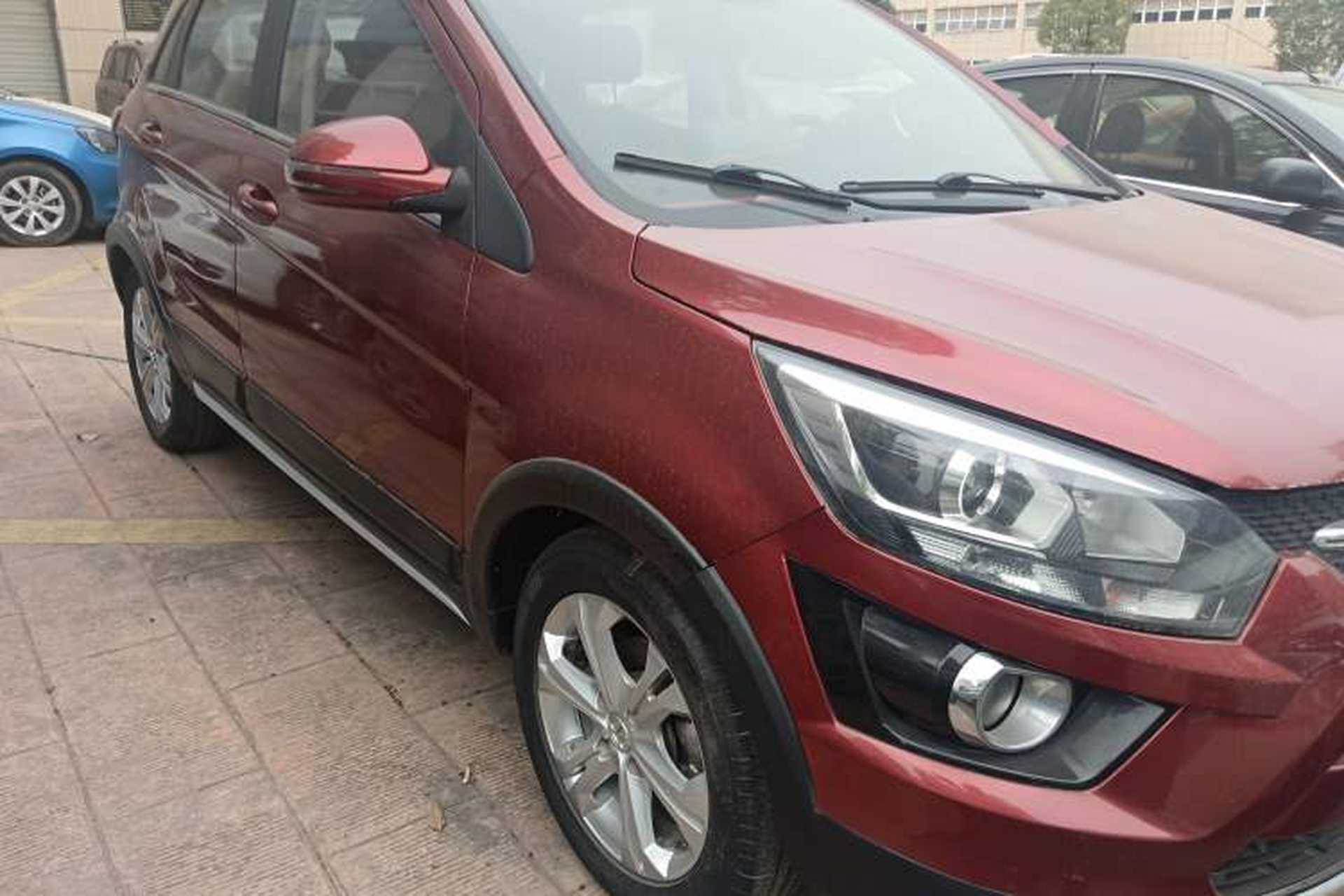 Used BAIC Senova X25 2015 1.5L manual Comfort trim level Front Right 45 Deg