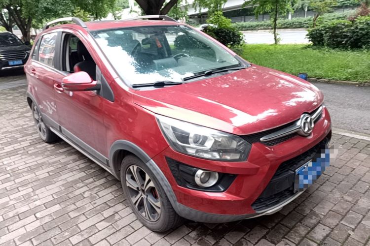 Used BAIC Senova X25 2015 1.5L Manual Elite Edition Front Right 45 Deg