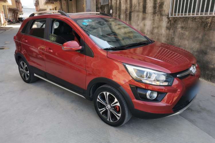 Used BAIC Senova X25 2015 1.5L Manual Elite Edition Front Right 45 Deg