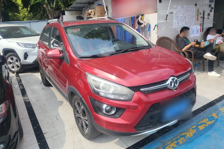 Used BAIC Senova X25 2015 1.5L Manual Elite Edition Front Right 45 Deg