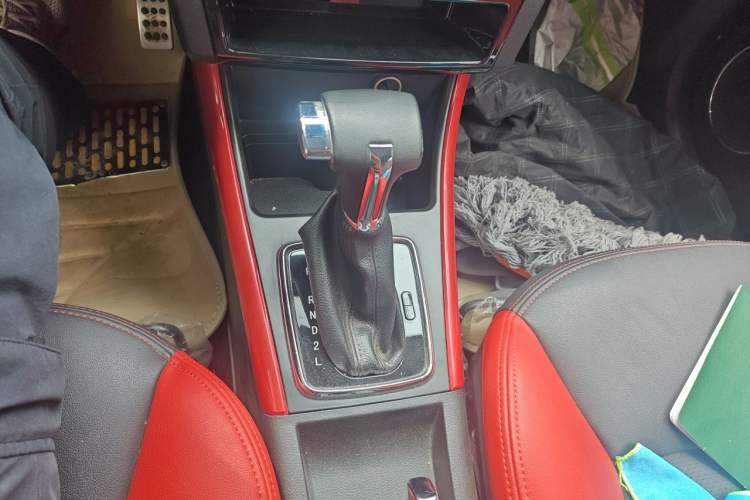 Used BAIC Senova X25 2015 1.5L automatic luxury version Gear Lever