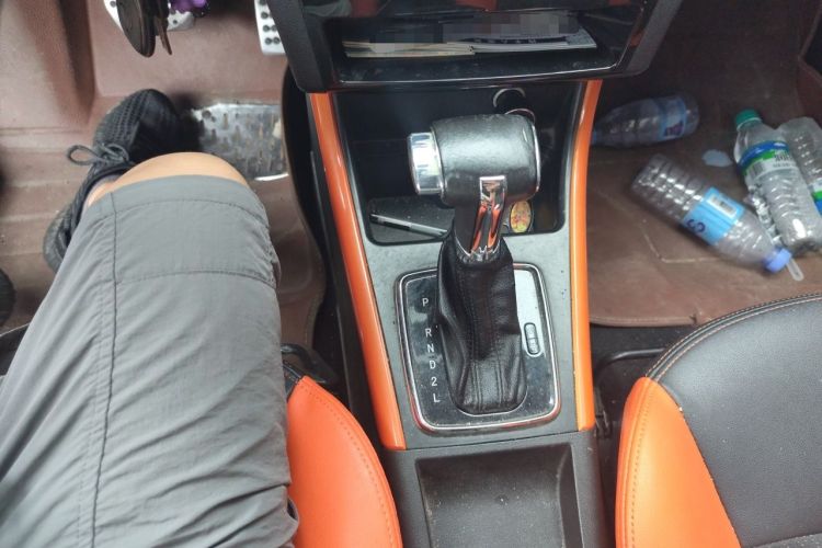 Used BAIC Senova X25 2015 1.5L Automatic Elite Model Gear Lever