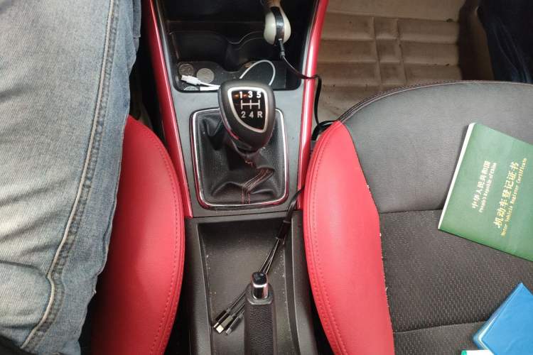 Used BAIC Senova X25 2015 1.5L Manual Elite Edition Gear Lever