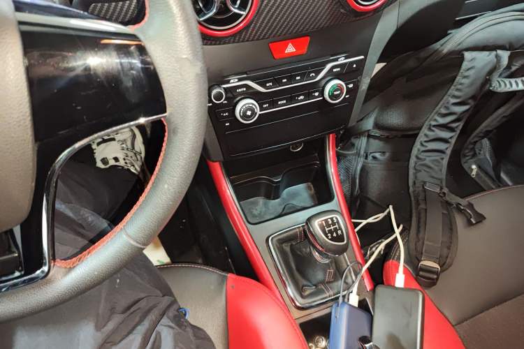 Used BAIC Senova X25 2015 1.5L Manual Elite Edition Gear Lever