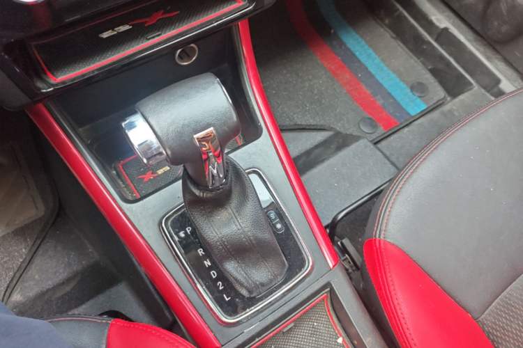 Used BAIC Senova X25 2015 1.5L Automatic Elite Model Gear Lever
